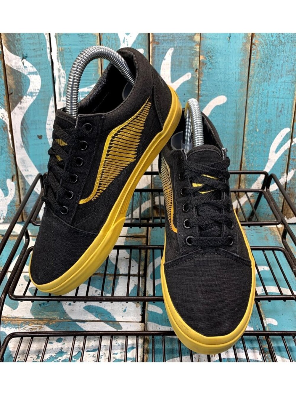 Vans Harry Potter Golden/Black Snitch Kids 3.5/Womens 5 Athletic Skate Shoes EUC
